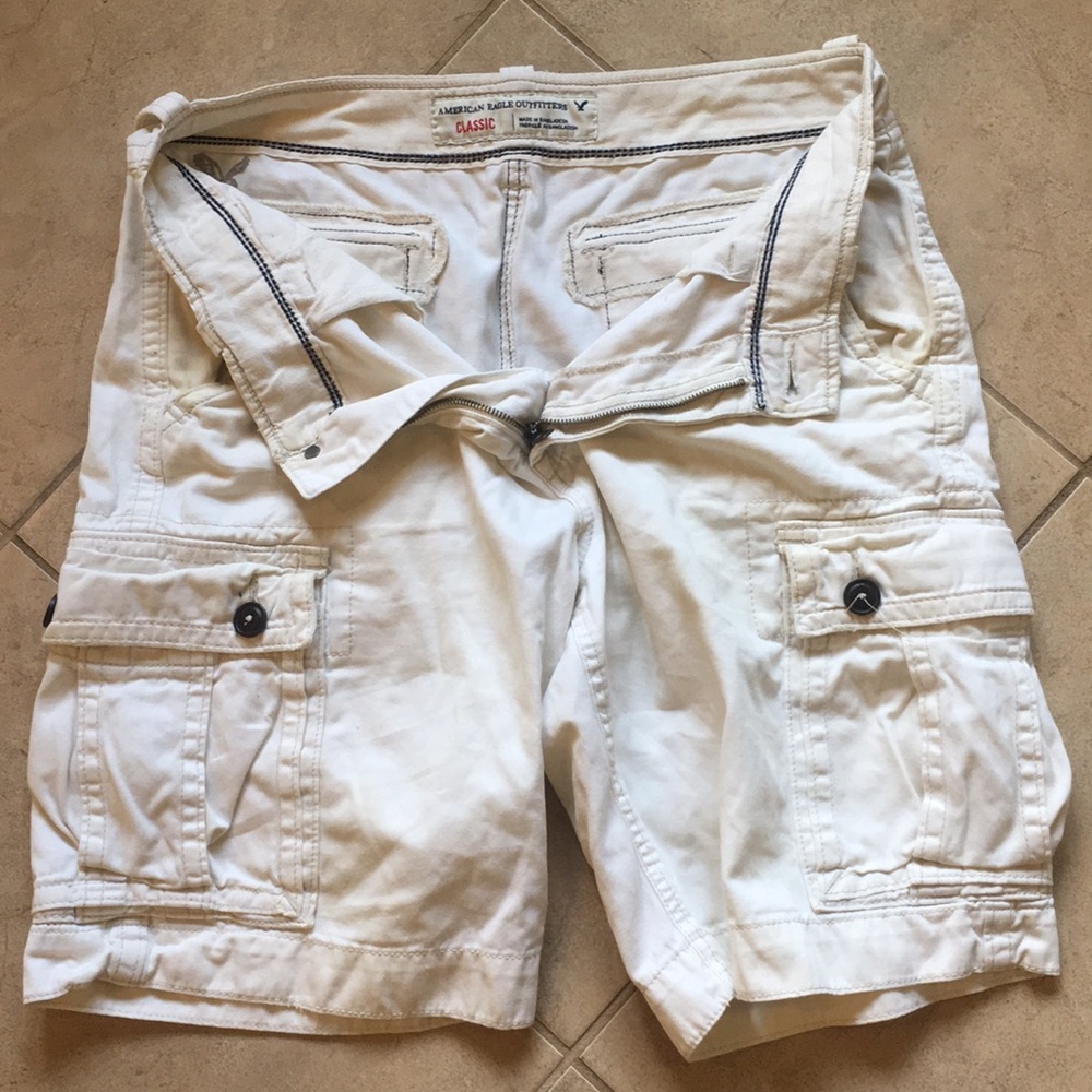 American Eagle white shorts